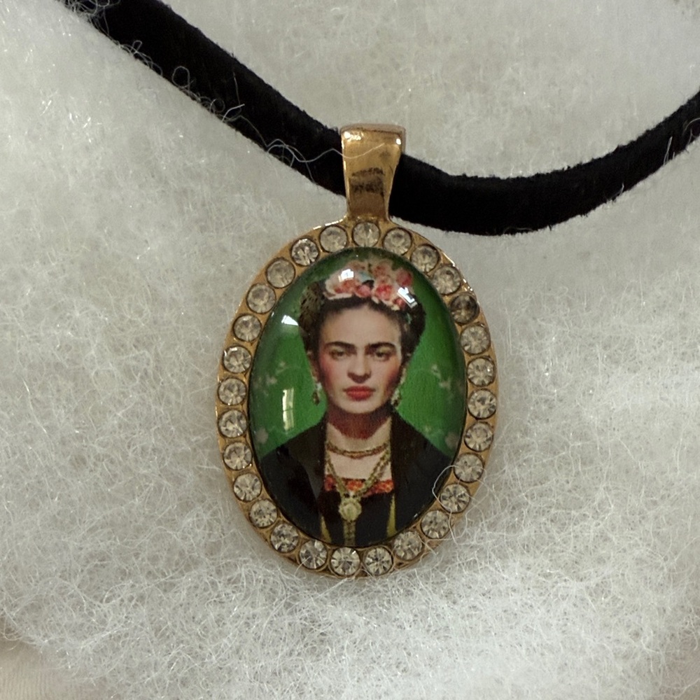 Elegant Gold and Green Frida Kahlo Choker